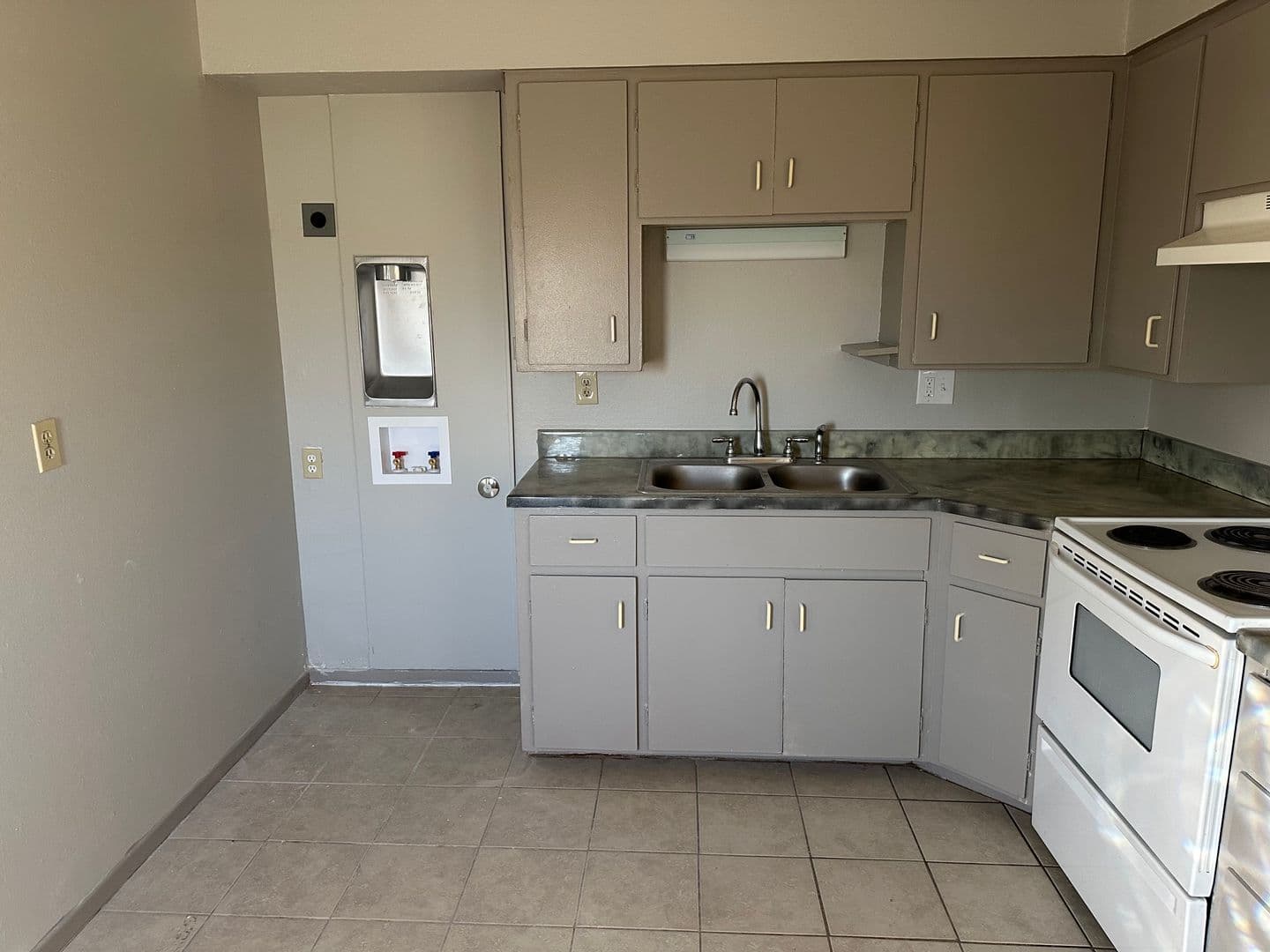 Las Cruces Apartment: 1305 Plain St