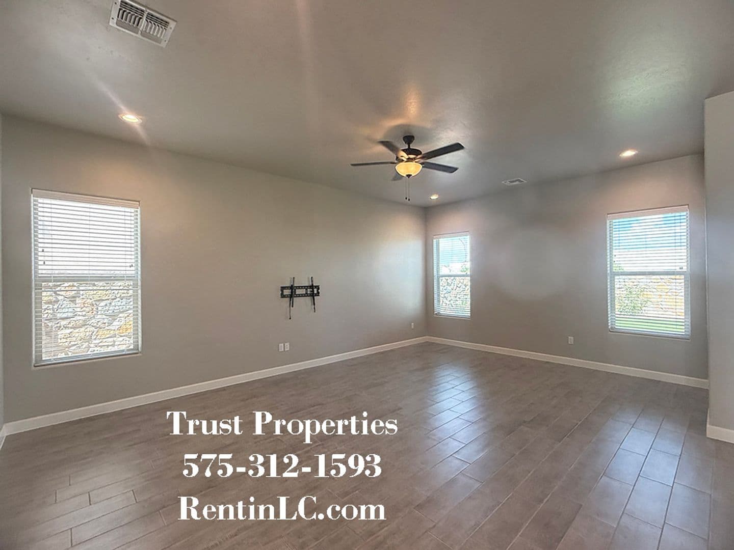 Las Cruces House: 6516 Blackbird Rd