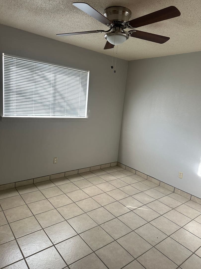 Las Cruces Apartment: 1305 Plain St