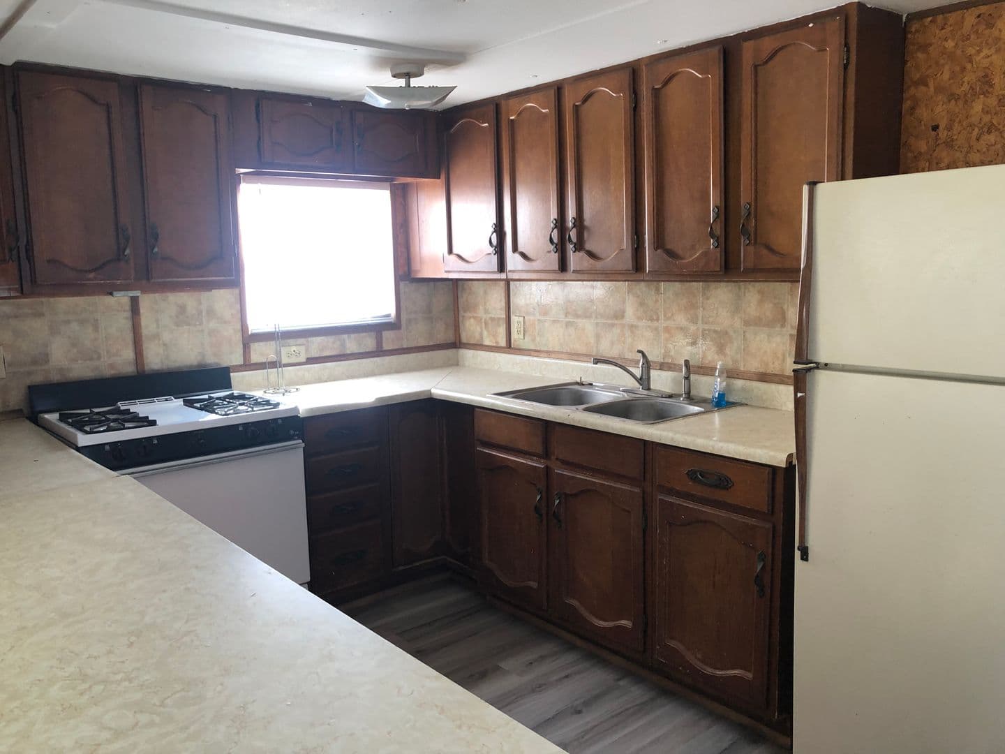 Las Cruces Apartment: 5215 Central Ave