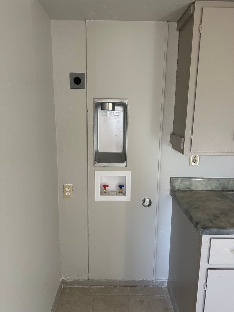 Las Cruces Apartment: 1305 Plain St
