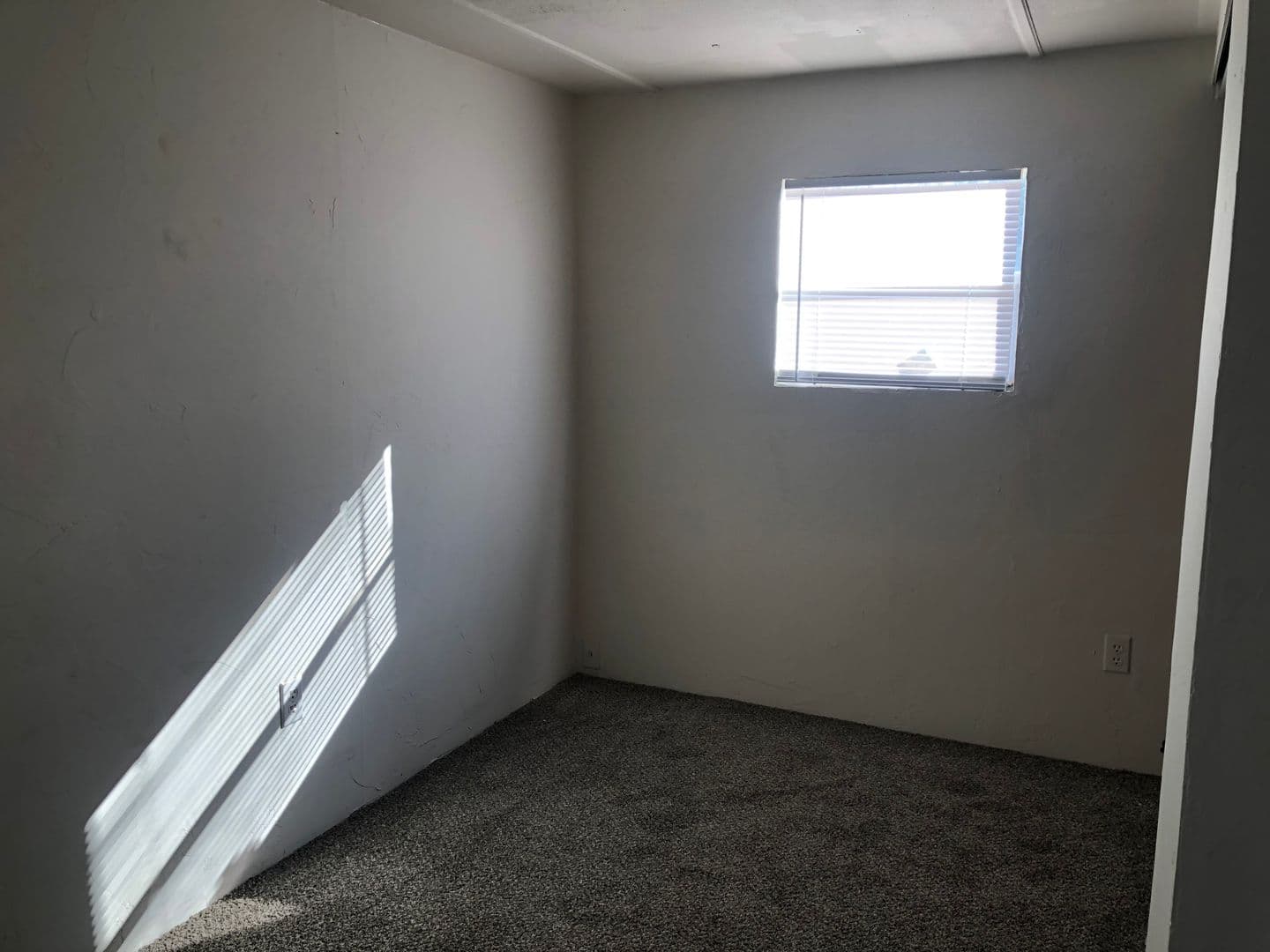 Las Cruces Apartment: 5215 Central Ave