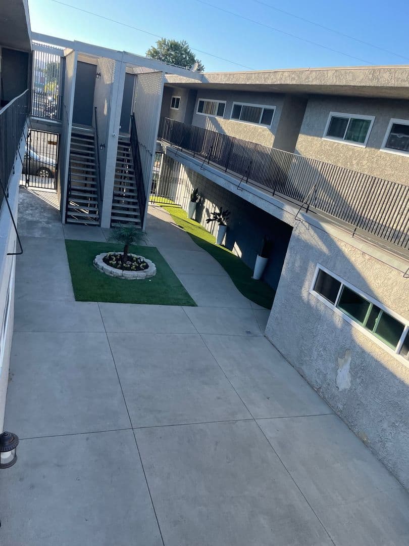 Lomita Apartment: 25822-25828 Walnut Street