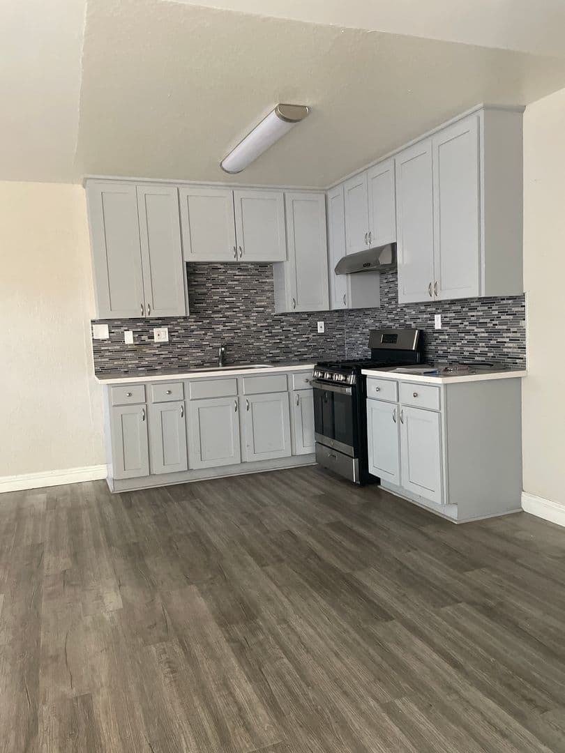 Hawaiian Gardens Apartment: 12120 215Th Street