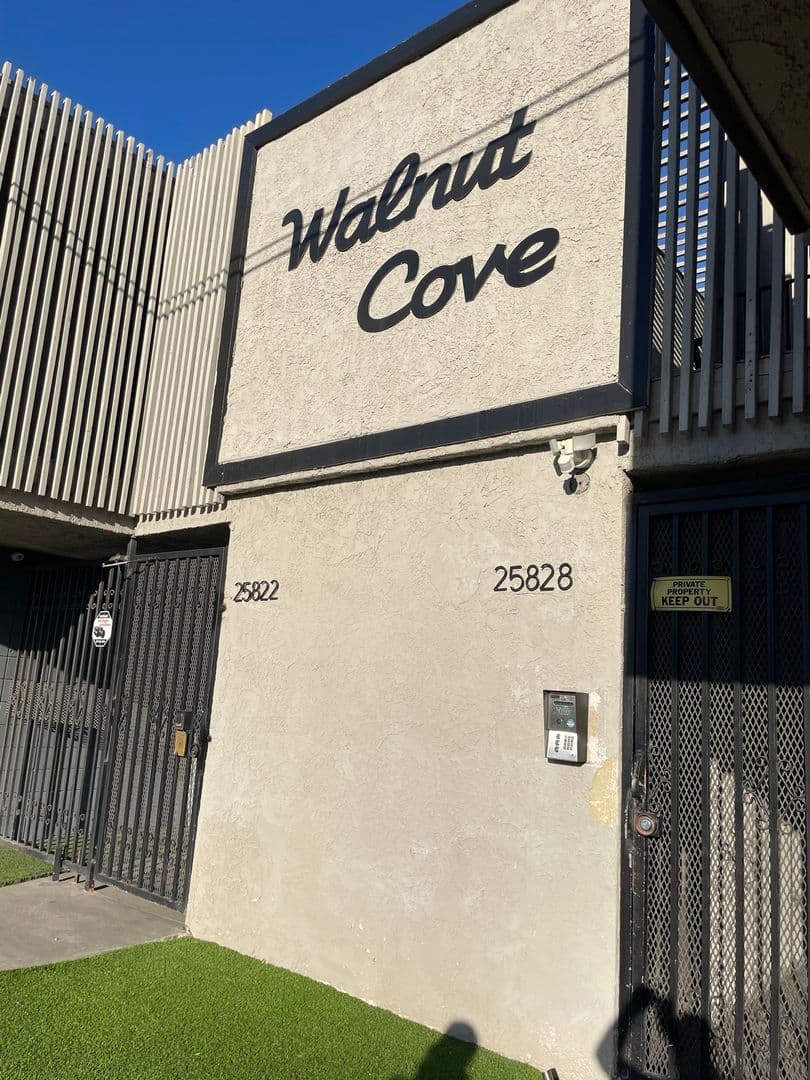 Lomita Apartment: 25822-25828 Walnut Street