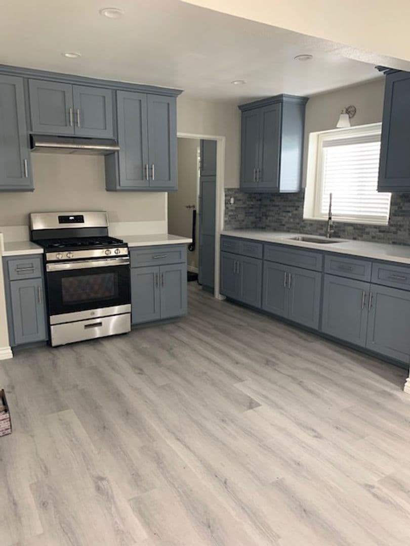 Bell Apartment: 6703 Vinevale Ave