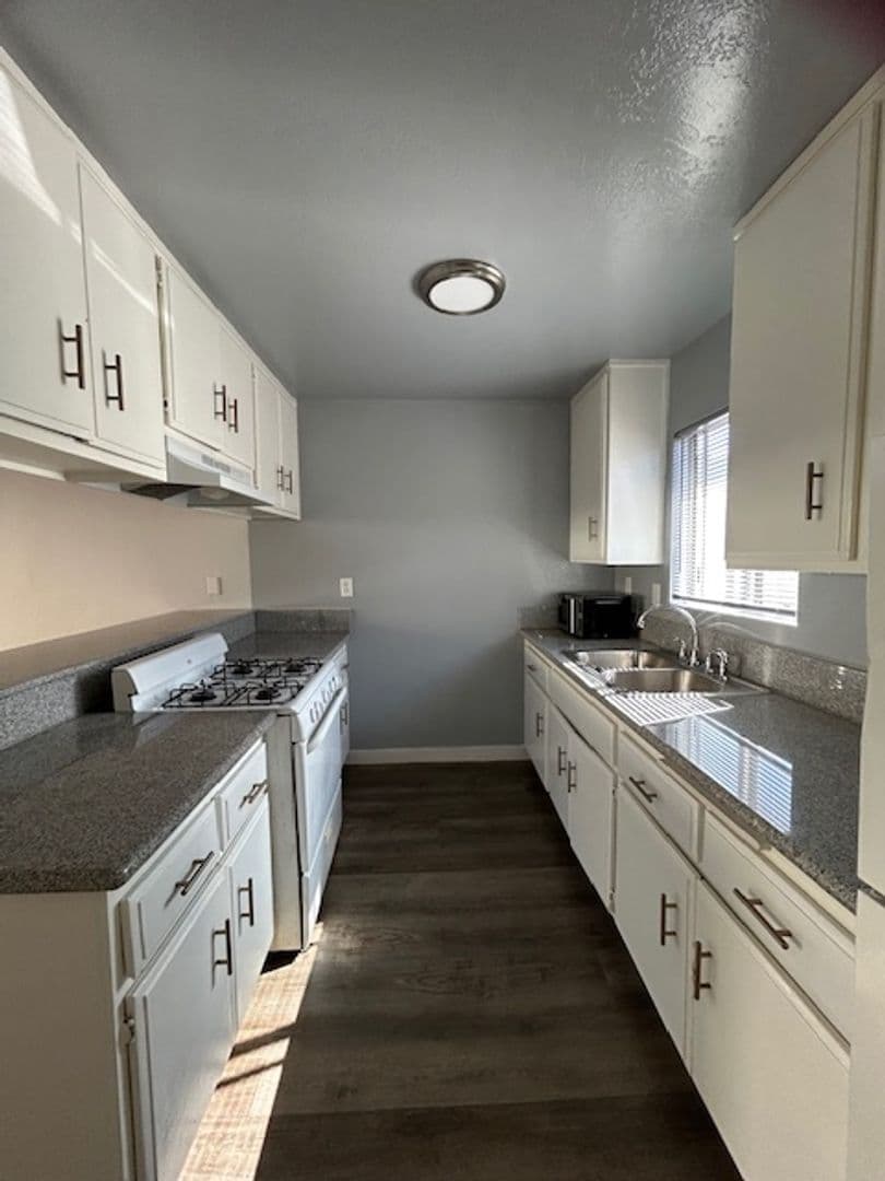 Torrance Apartment: 1308 West 225th Street - #10