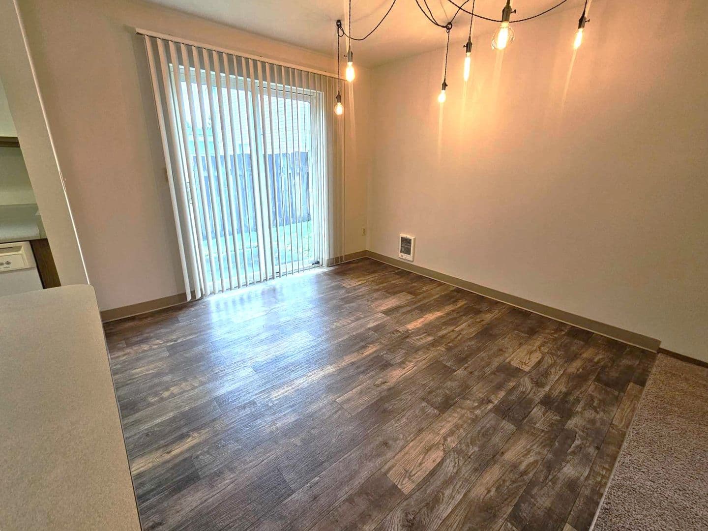 Auburn Apartment: 1110 18th St NE