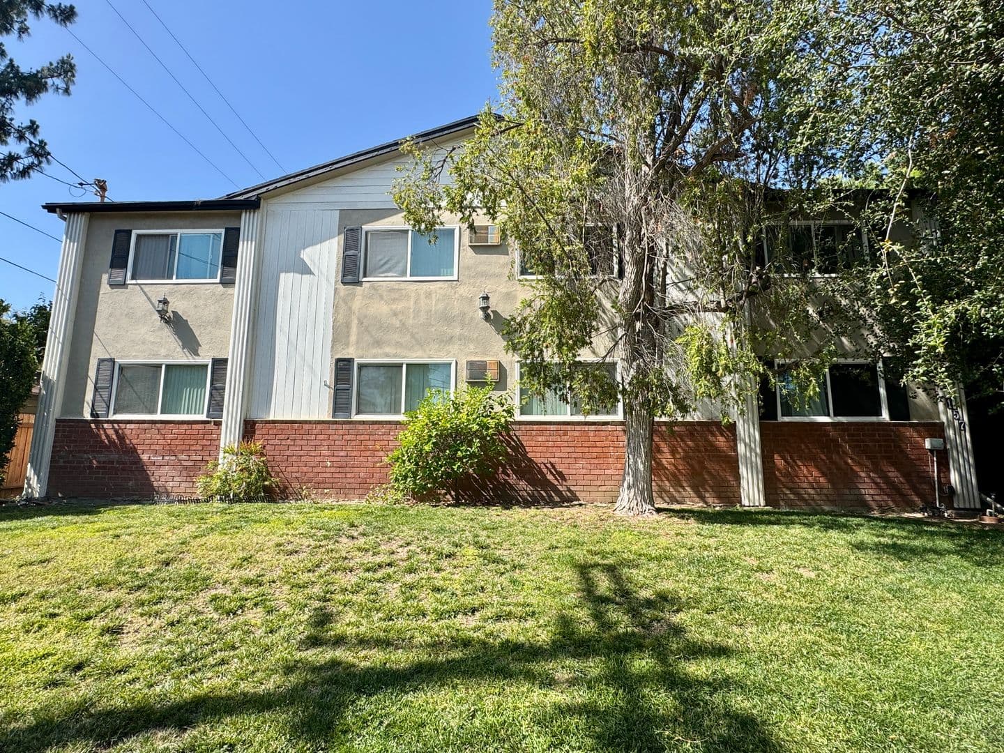 Sierra Madre Apartment: 157 Esperanza Ave.
