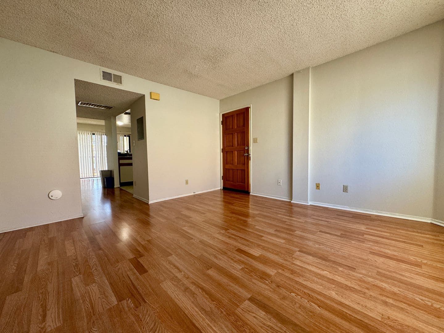 Pasadena Apartment: 987 E. Del Mar Blvd.