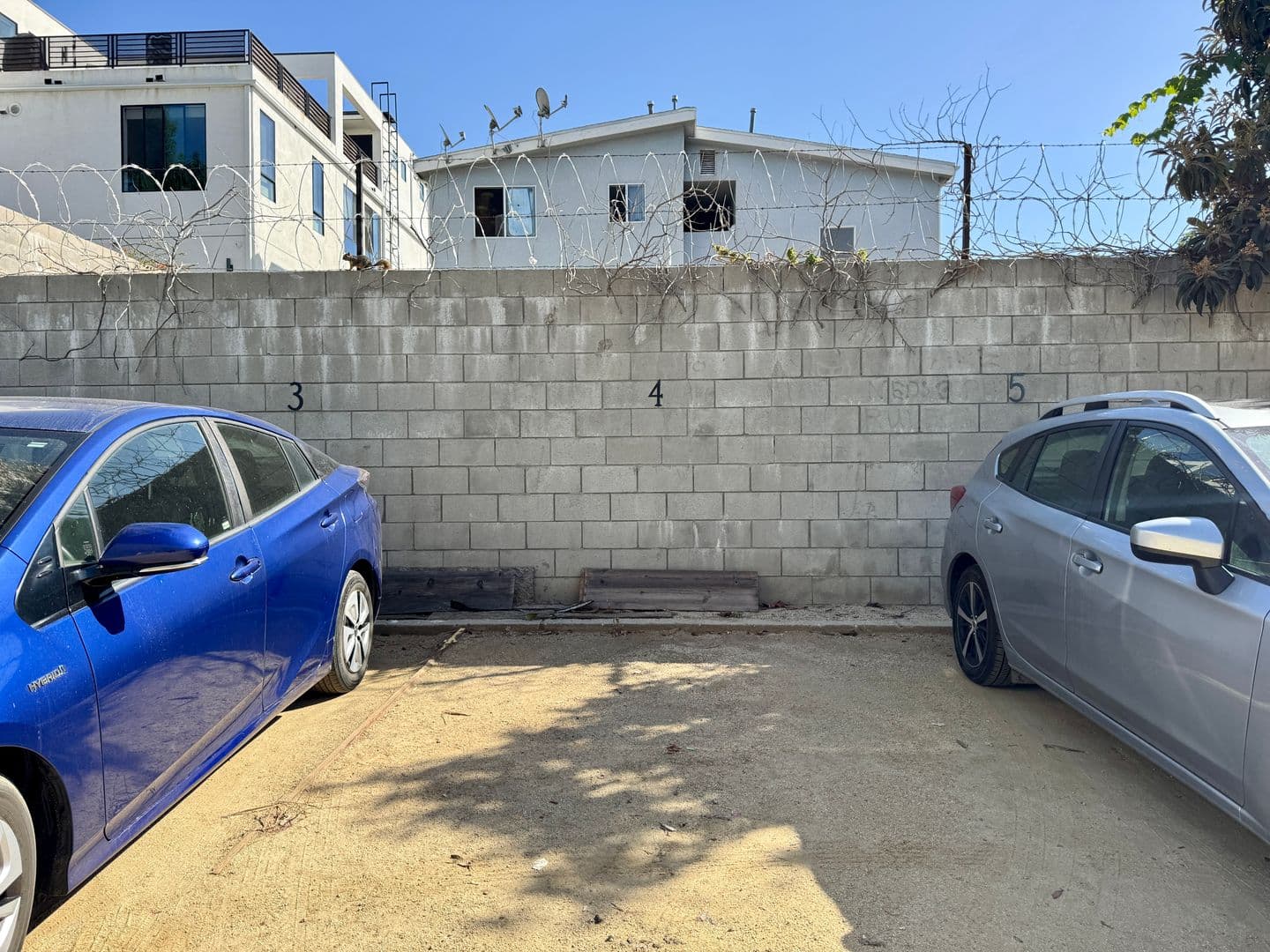 Los Angeles Apartment: 1216 N Kenmore Ave