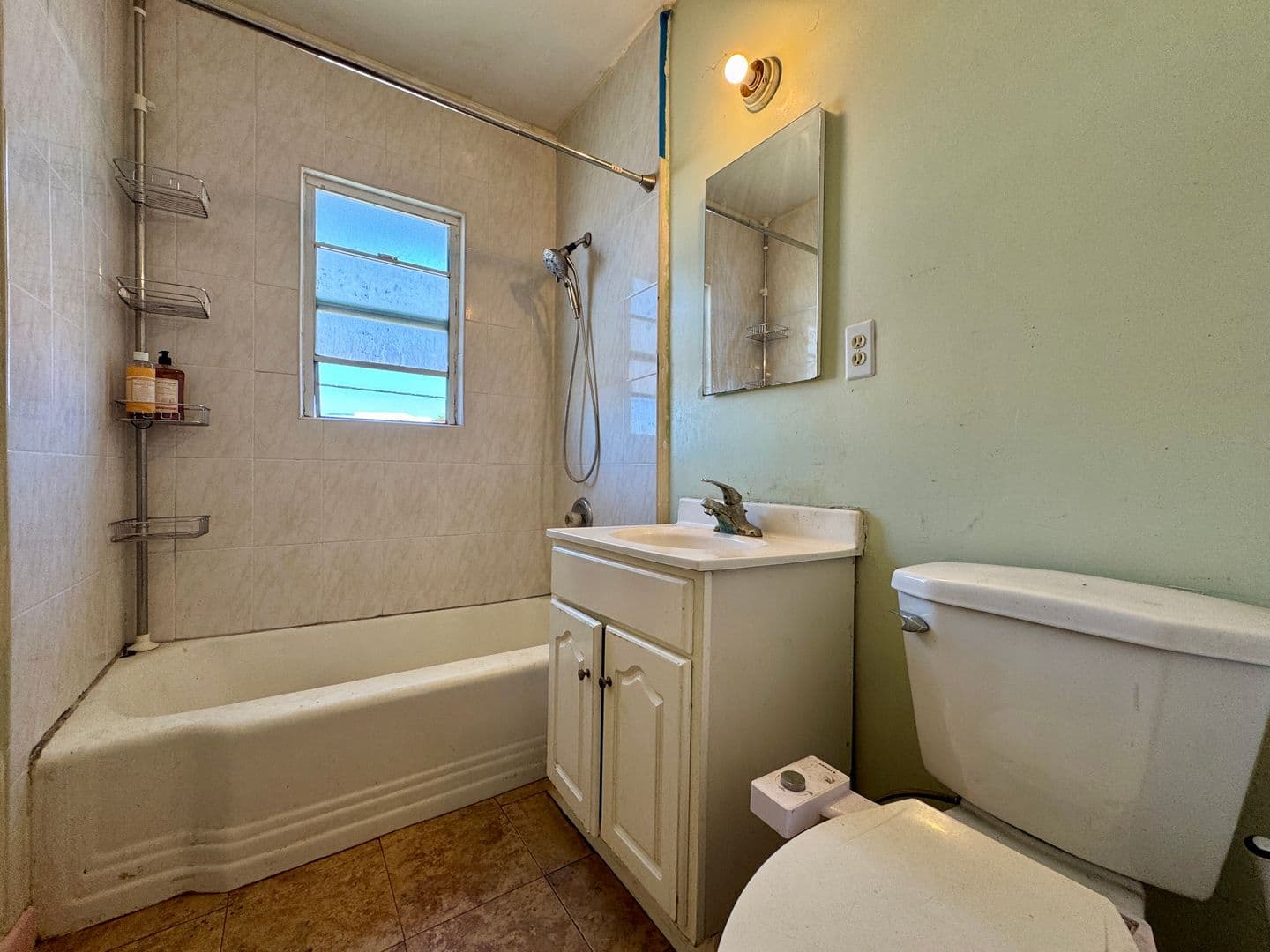 Glendale Apartment: 516 E. Lomita Ave.