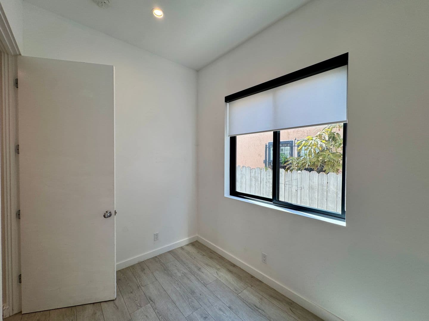 Los Angeles House: 143 N Ardmore Ave