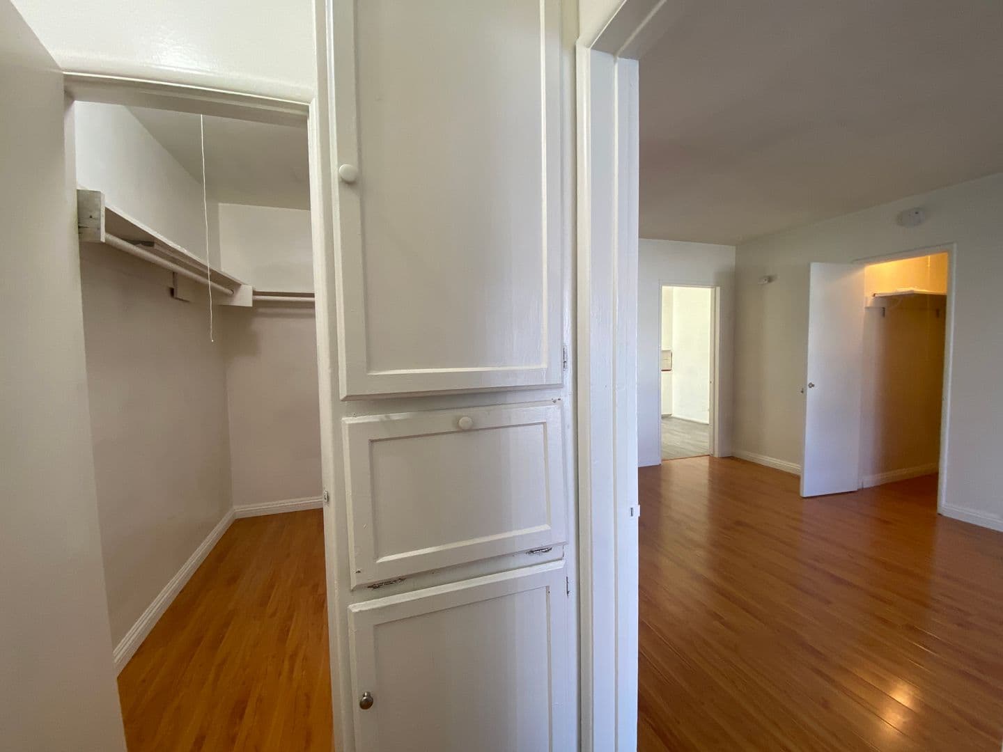 Glendale Apartment: 516 E. Lomita Ave.