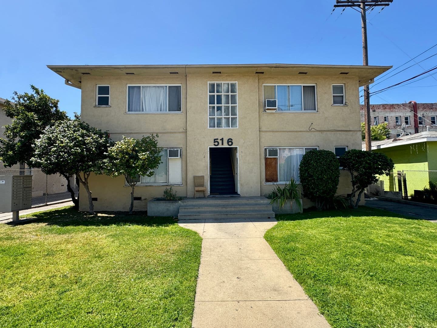 Glendale Apartment: 516 E. Lomita Ave.