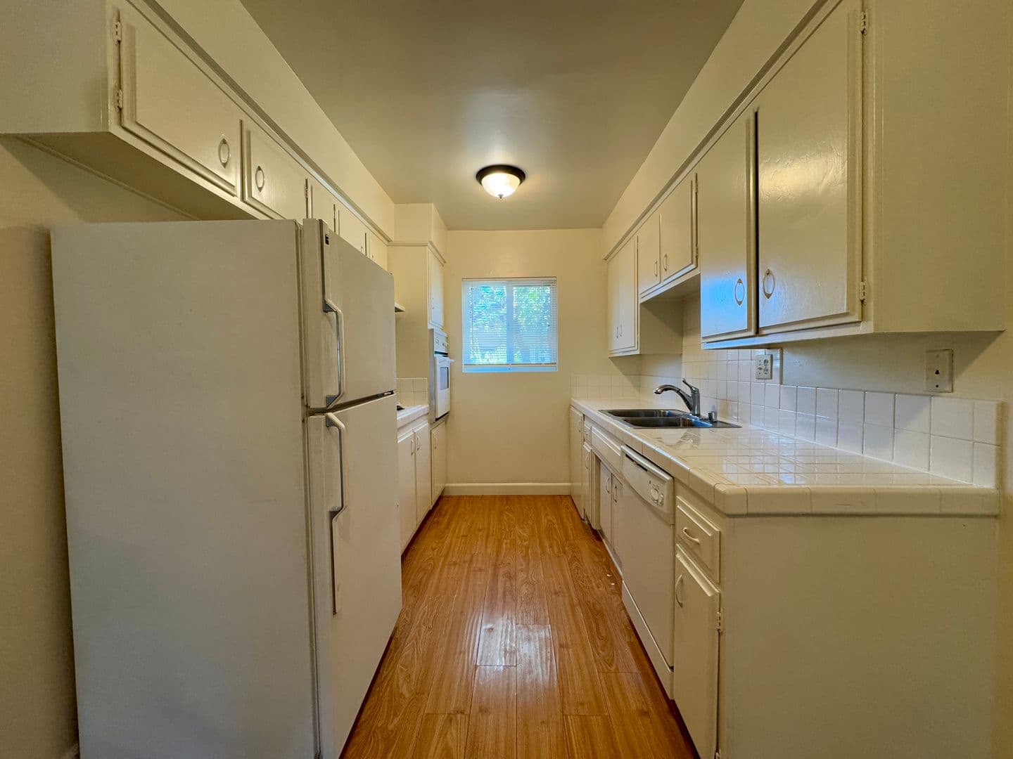 Sierra Madre Apartment: 157 Esperanza Ave.