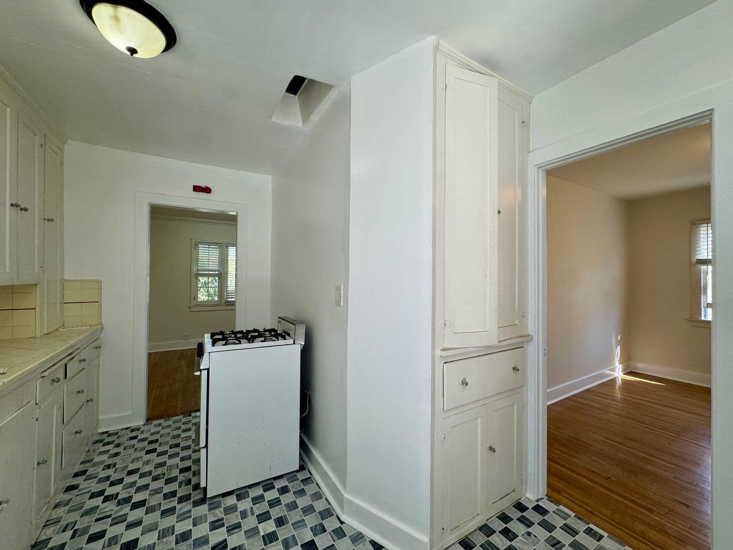 South Pasadena Apartment: 1712-1714 Gillette Crescent Dr.