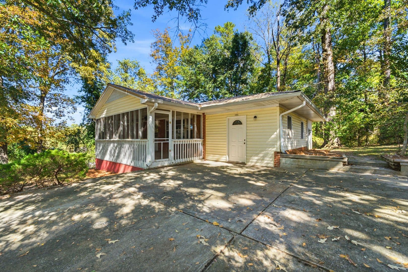 Dallas House: 135 McBee Street