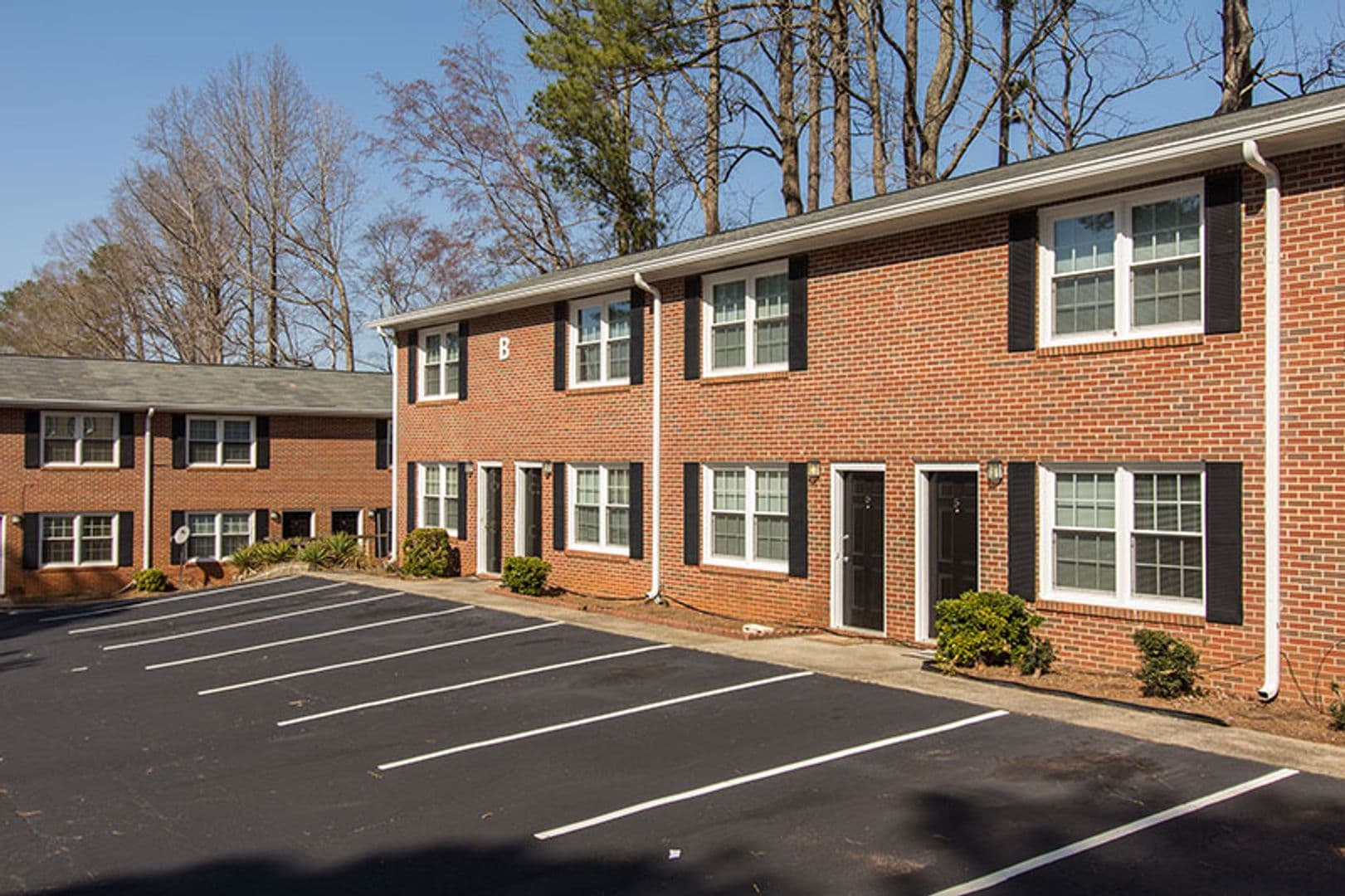 Lilburn Apartment: 450 Lilburn School Rd NW