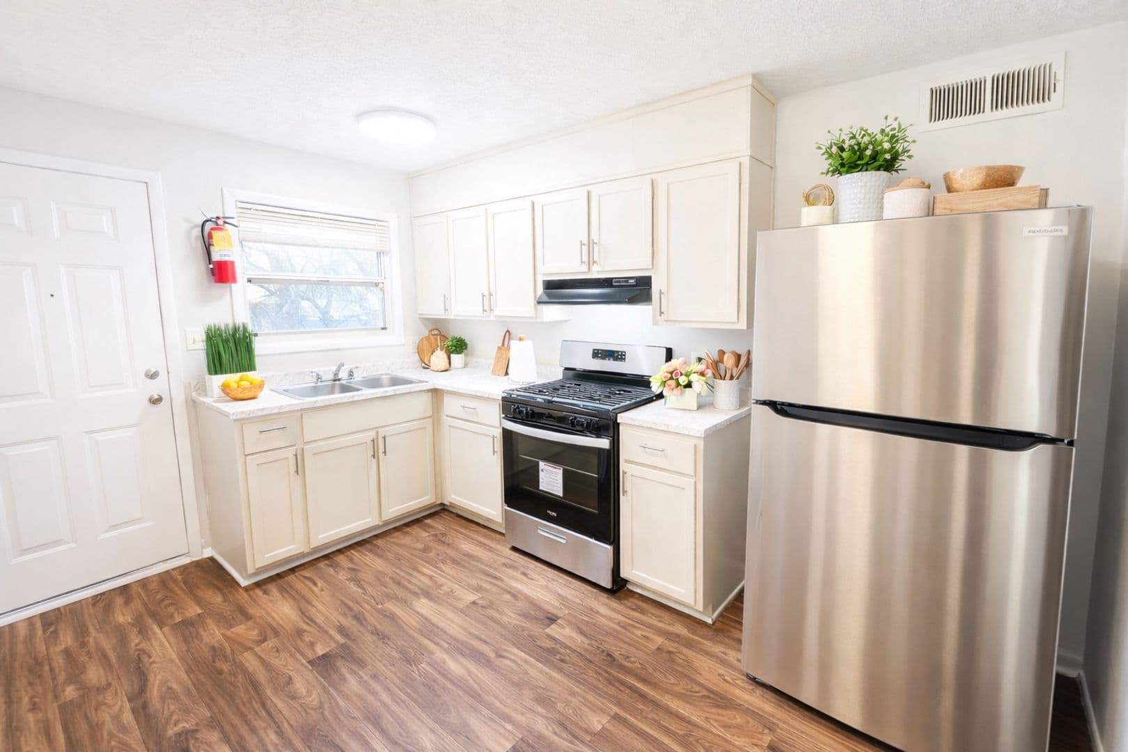 Hapeville Apartment: 558 College Street