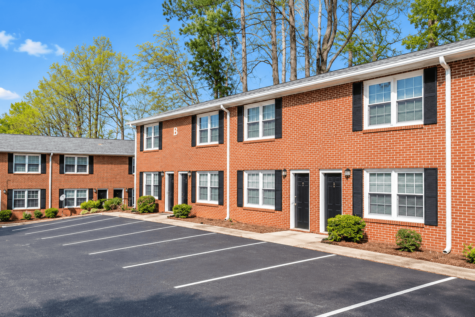 Lilburn Apartment: 450 Lilburn School Rd NW