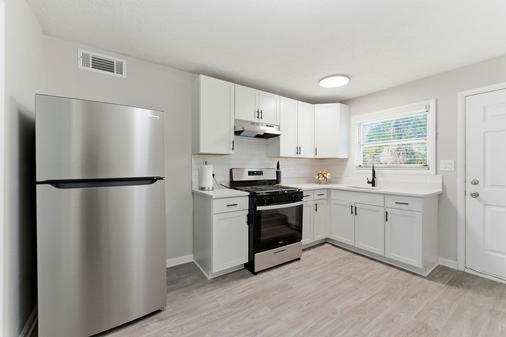 Hapeville Apartment: 558 College Street