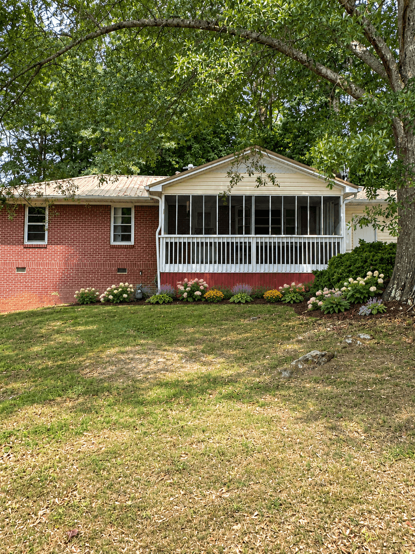 Dallas House: 135 McBee Street