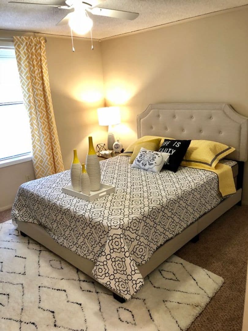 Buford Apartment: 100 Hartford Run NE