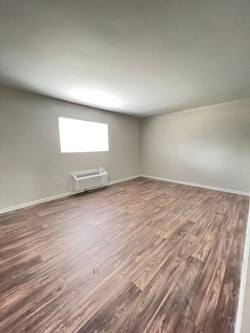 Marietta Apartment: 218 Walthall Avenue SE