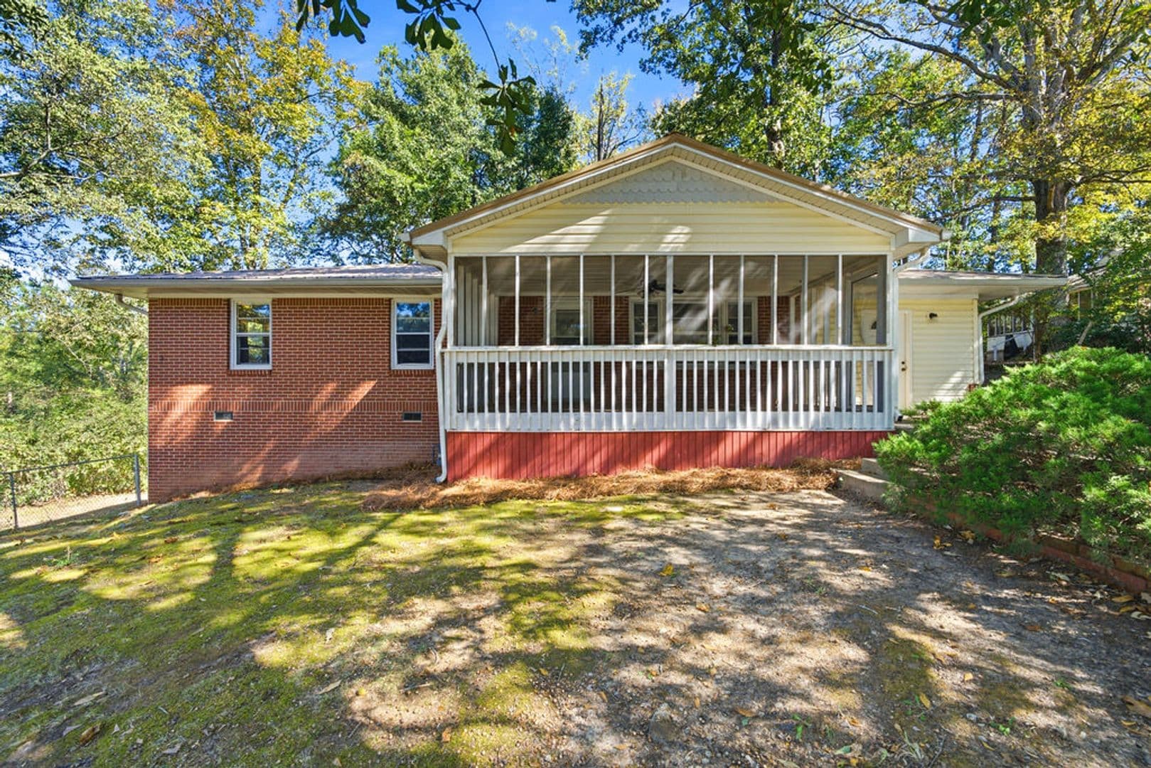 Dallas House: 135 McBee Street