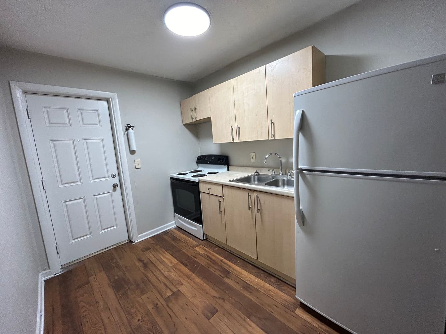 Marietta Apartment: 386 Lemon St