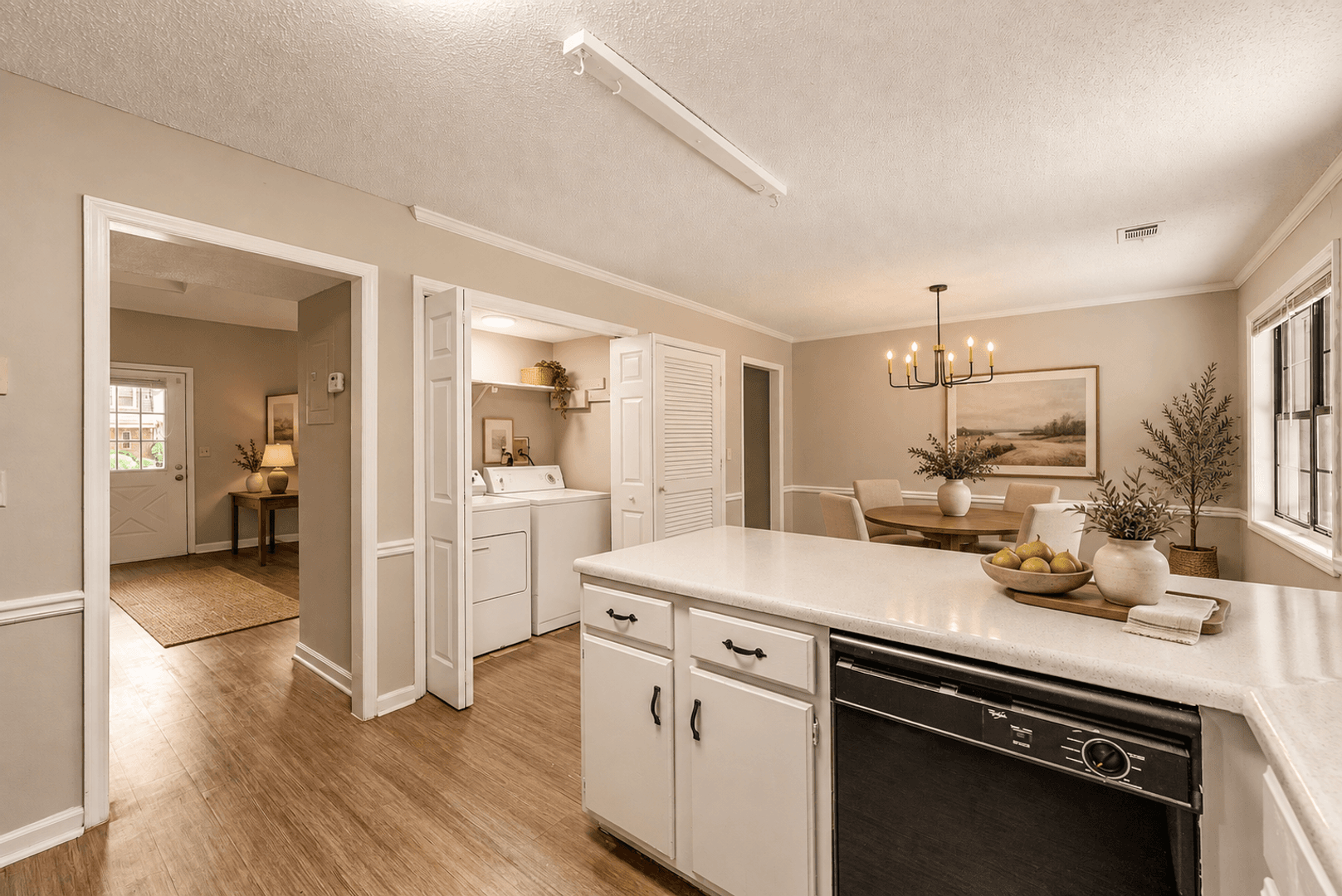 Kennesaw House: 3040 Sand Wedge Circle NW
