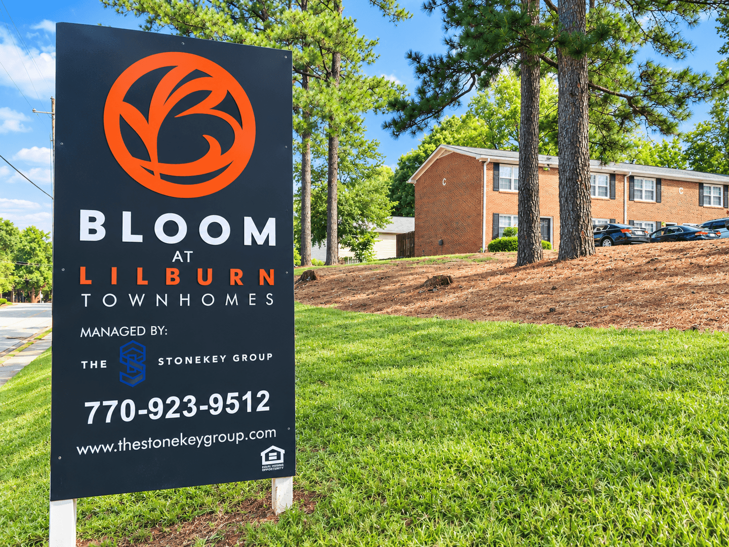Lilburn Apartment: 450 Lilburn School Rd NW