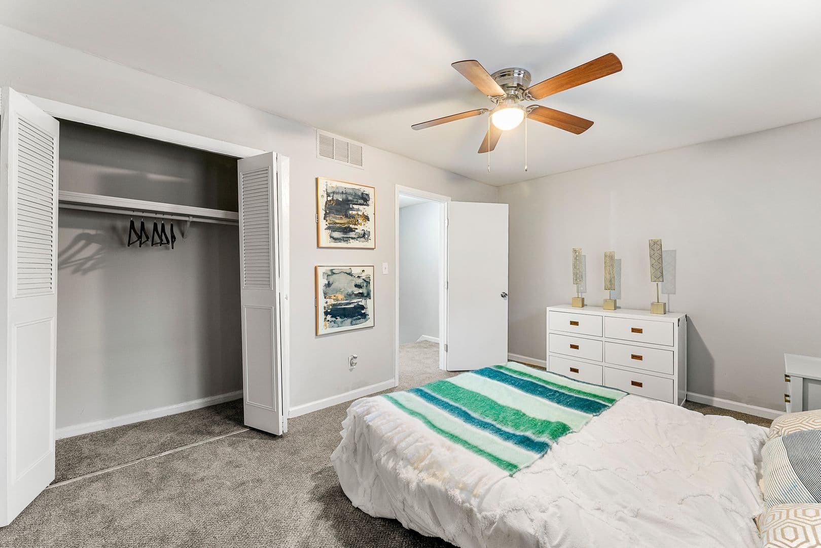Marietta Apartment: 218 Walthall Avenue SE