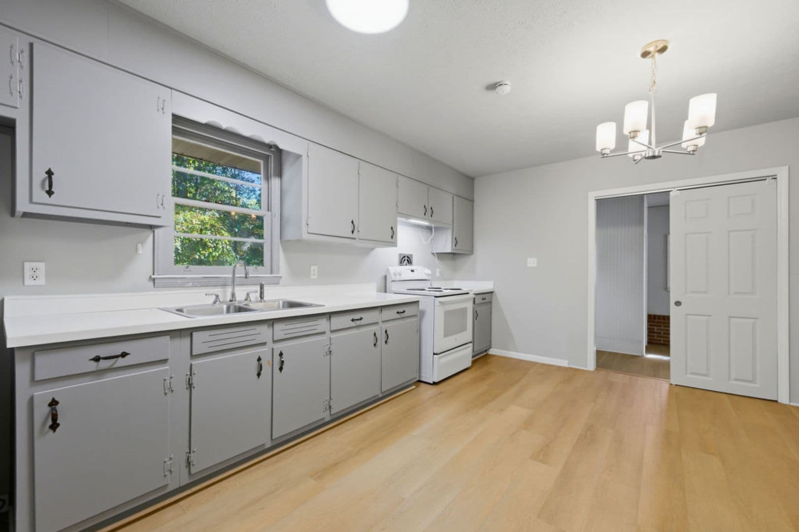 Dallas House: 135 McBee Street