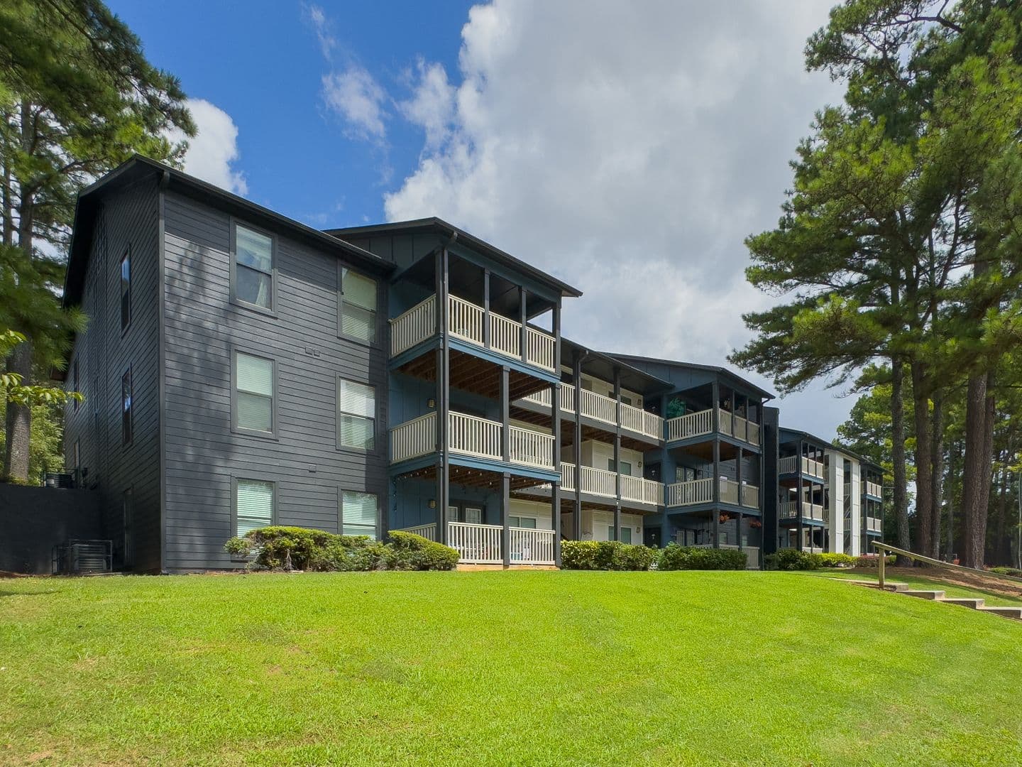 Norcross Apartment: 1400 Chase Ln