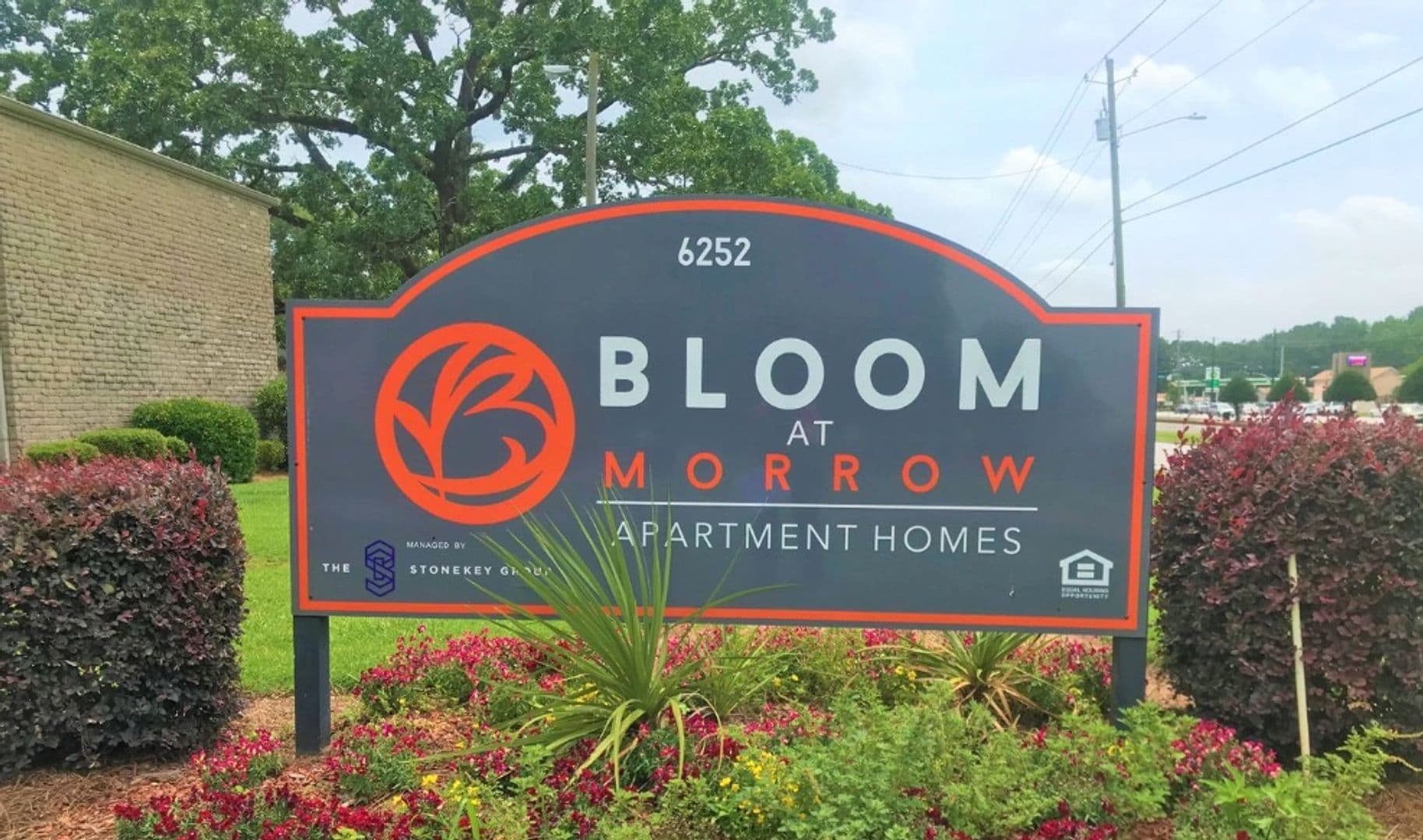 Morrow Apartment: 6252 N Lee St