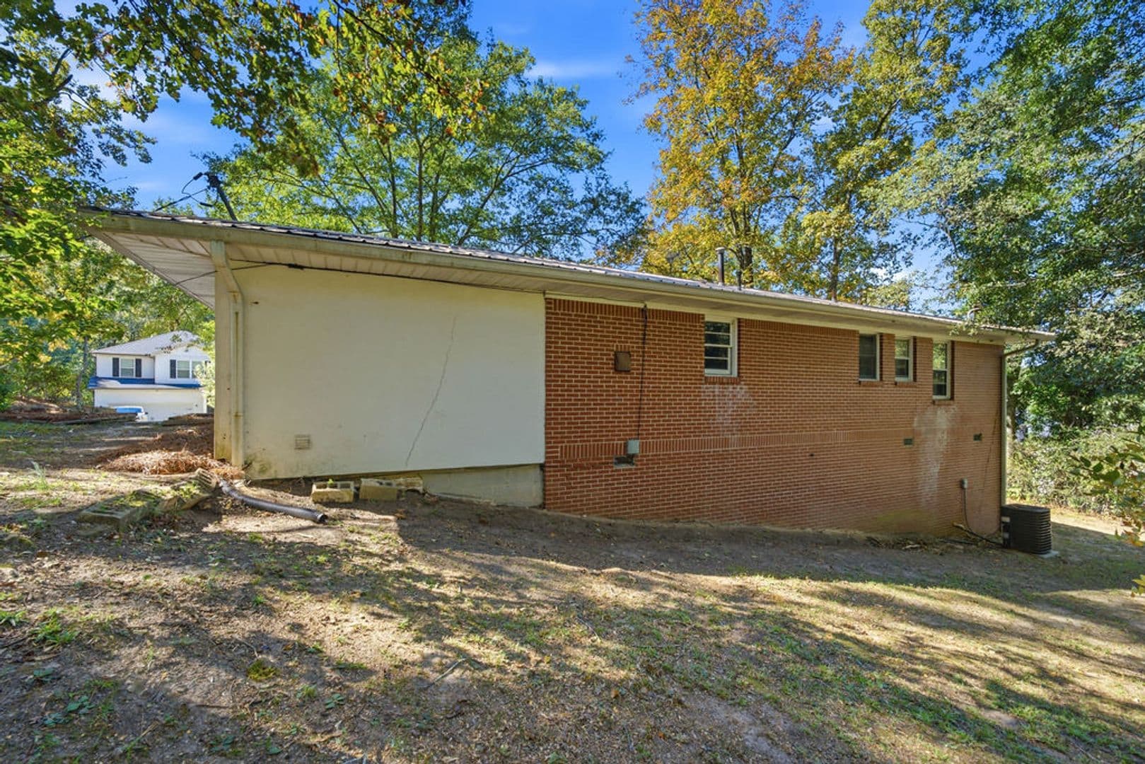 Dallas House: 135 McBee Street