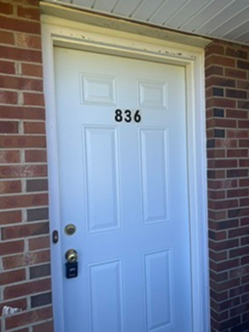 Vandalia House: 836 Sussex Place