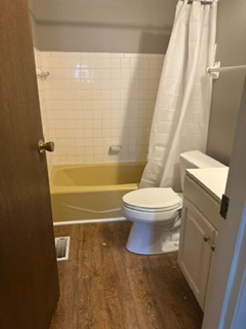 Vandalia House: 836 Sussex Place