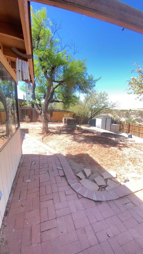 TUCSON House: 3884 S. WAYSIDE LN