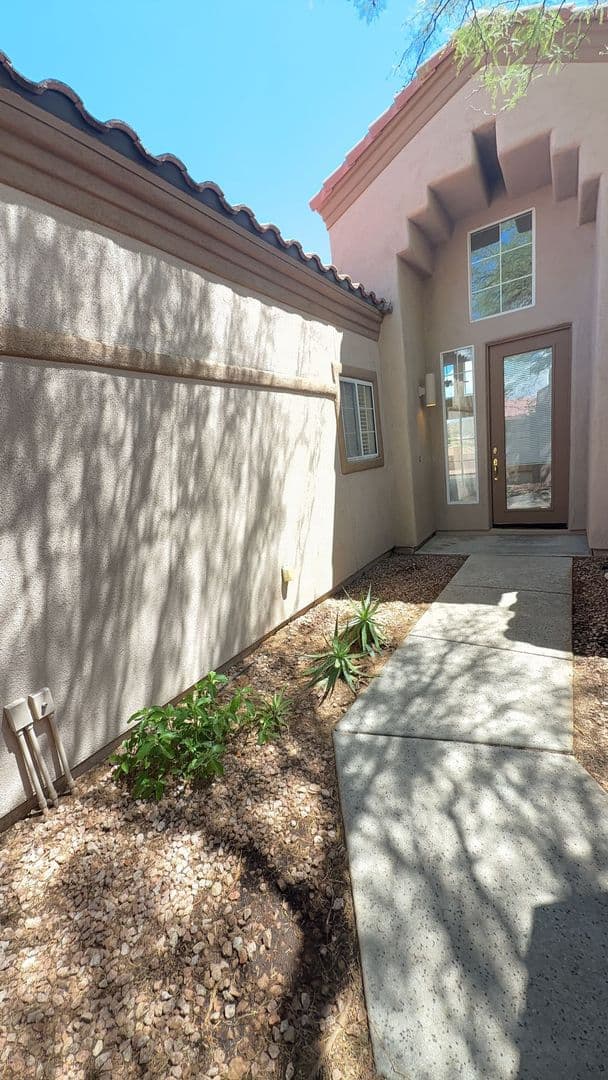 ORO VALLEY House: 10110 N BIGHORN BUTTE DR.