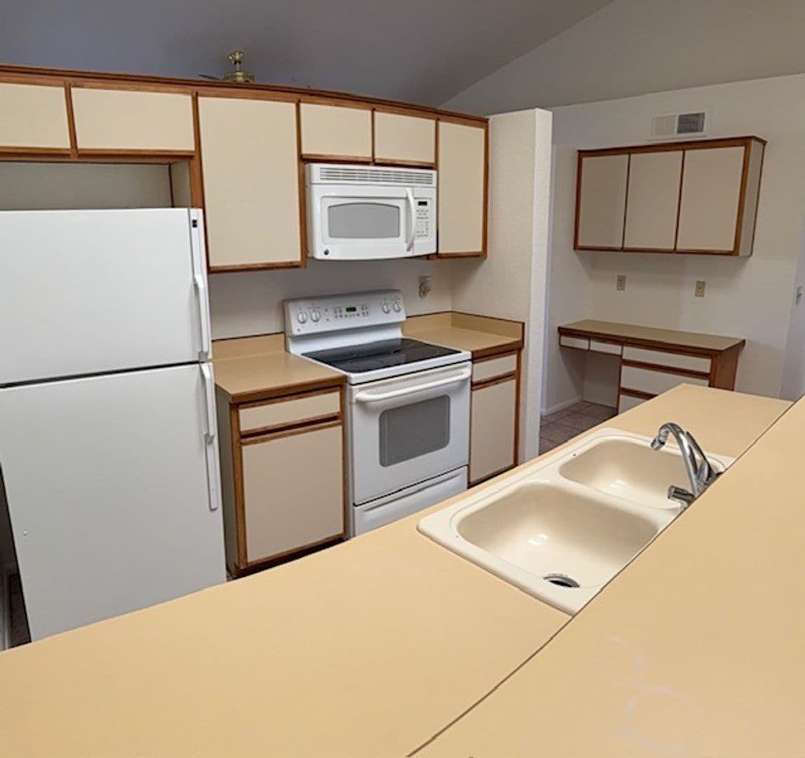 TUCSON House: 3884 S. WAYSIDE LN