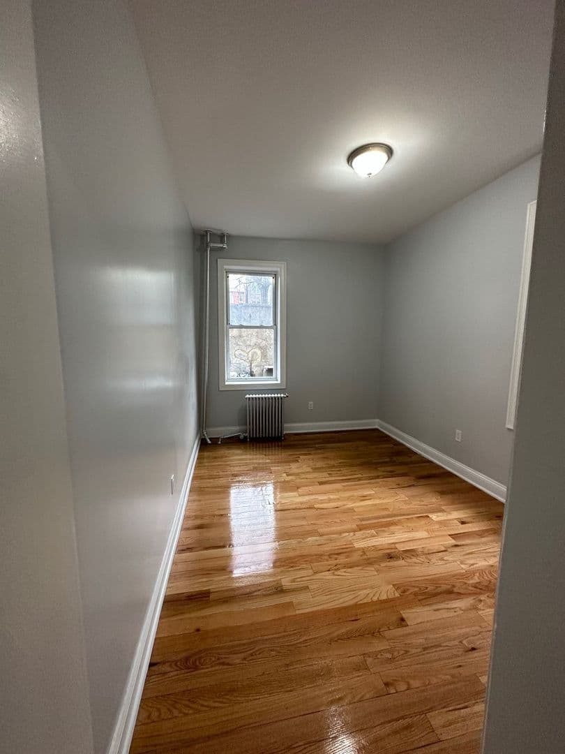 Union City Apartment: 422 5th Street