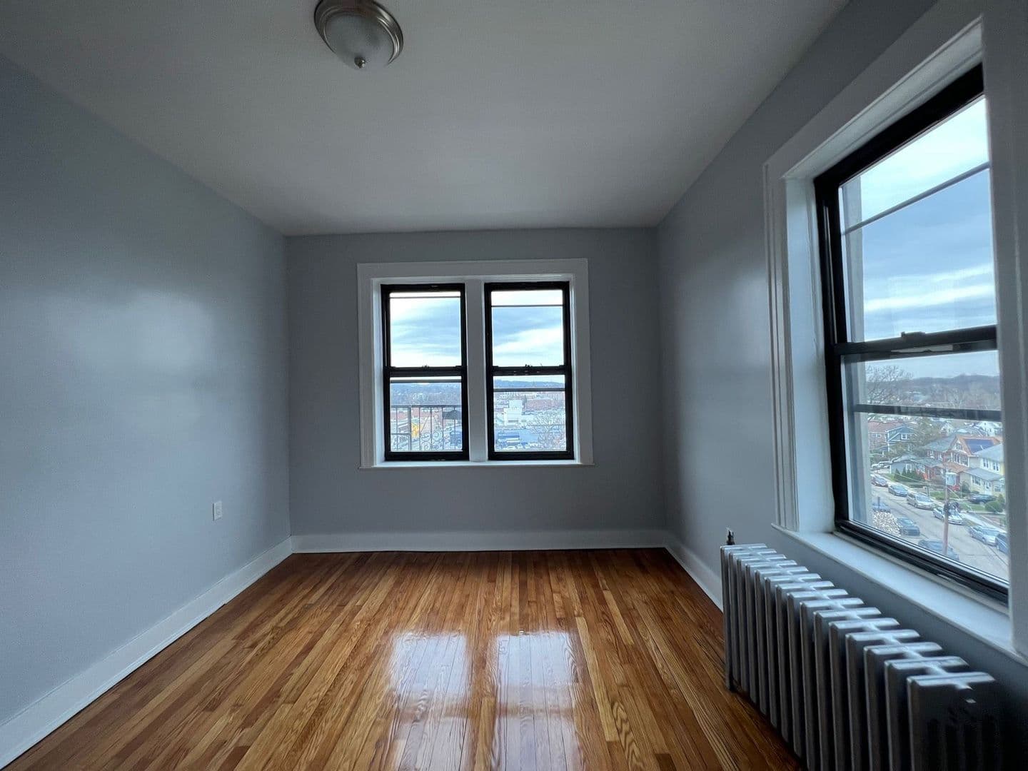 Bloomfield Apartment: 48 Hill Street