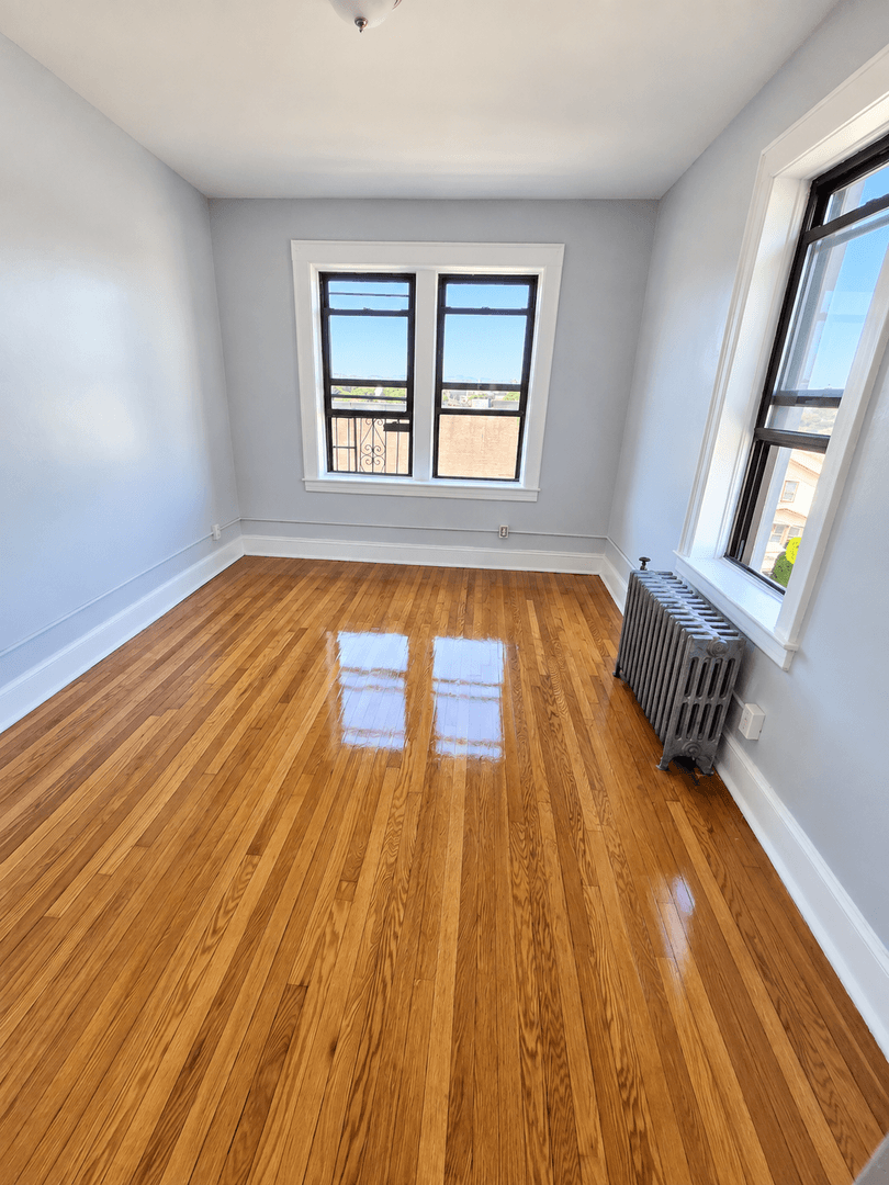 Bloomfield Apartment: 48 Hill Street