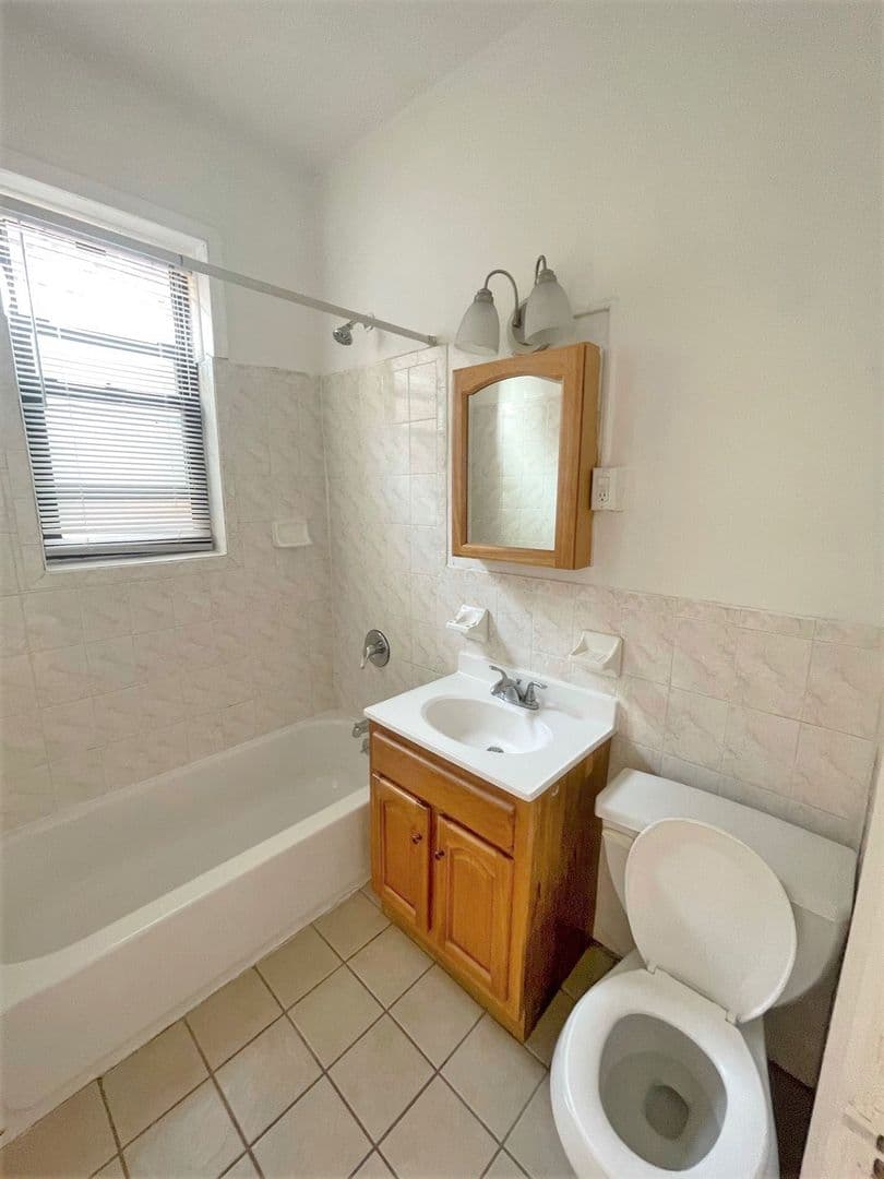 Bloomfield Apartment: 48 Hill Street