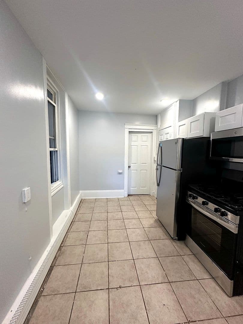 Union City Apartment: 620 8th Street