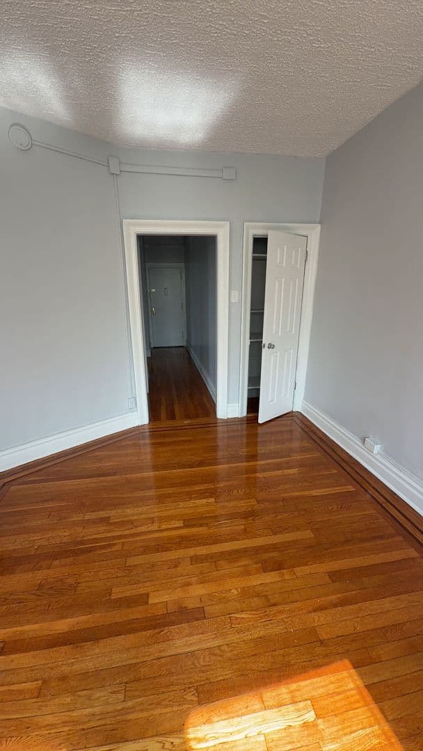 Bayonne Apartment: 1111-1113 Kennedy Boulevard