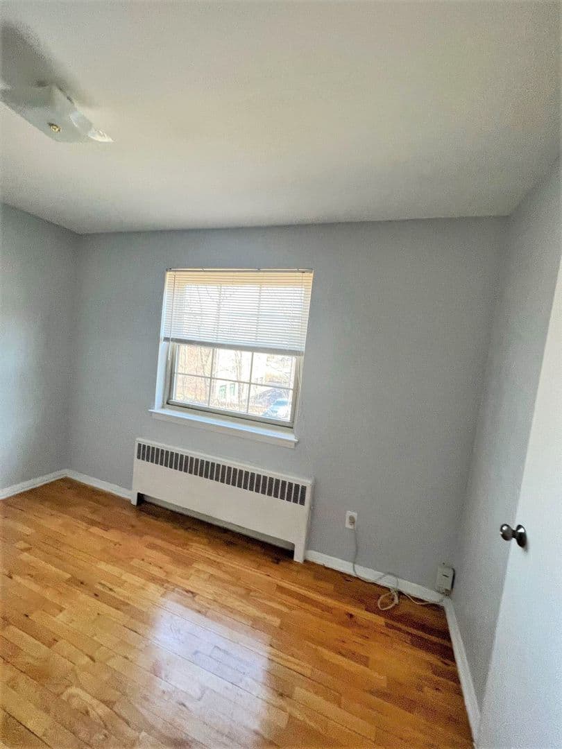 New Providence Apartment: 48 Southgate Road